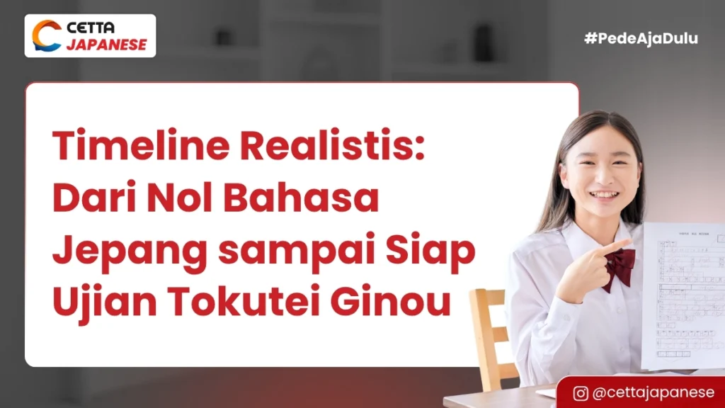 seorang siswi sedang menunjukkan lembar soal ujian